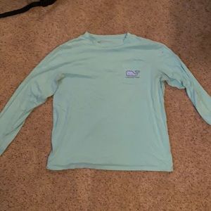 Large long sleeve vineyard vines shirt